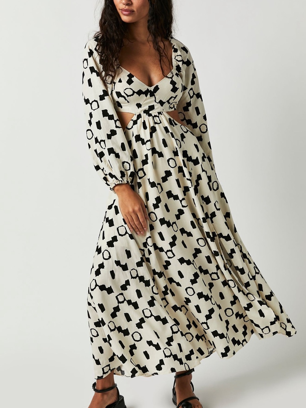 ASTR The Label Yaretzi Cream and black Geo Cutout Puff Sleeve Maxi Dress Size M
